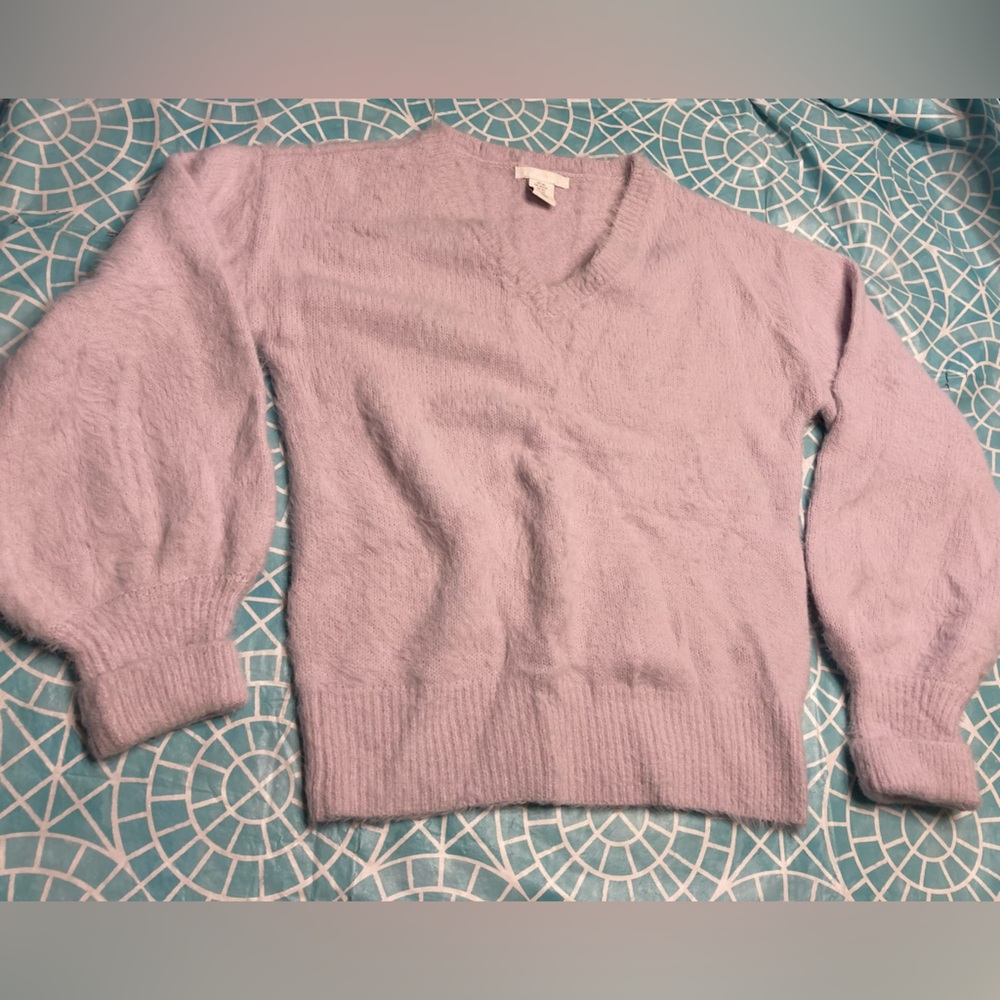 💛TODAY***$16***Pure/US light purple v-neck sweater.